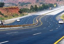 Robbery at Motorway: Gunmen loot several cars on Islamabad-Lahore Motorway