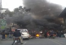 PPP workers burn govt offices, vehicles over alleged rigging in GB polls Violence in GB - The News Today - TNT