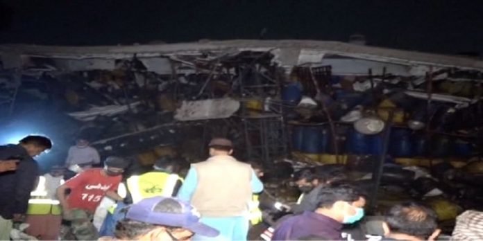 Karachi Explosion - The News Today - TNT