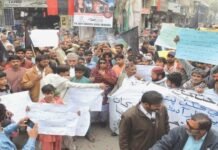Robbery incidents stir panic in Dadu, people chant slogans against SSP Dadu - The News Today - TNT