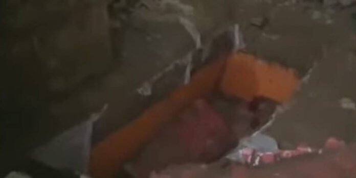 Grave of Pir Bahadur Gilani Grave of Pir dug by his followers