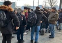 Over 2,400 Pakistanis safely evacuated from Ukraine to Poland: Pakistan Embassy Students - The News Today - TNT