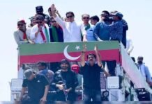 Imran Khan’s convoy enters Punjab as protesters try to wriggle out of roadblocks Rally - The News Today - TNT