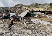 Massive landslide in Pak- Afghan border buries trucks, kills at least 2 people Slide - The News Today - TNT