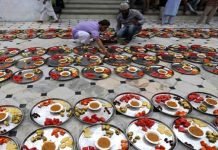 Kashmiri Pandits arrange ‘street iftaar’ in heart of Srinagar Iftaari - The News Today - TNT