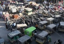 Traffic Police Bans Taxis, Rickshaws In Various Markets Of Karachi Traffic - The News Today - TNT