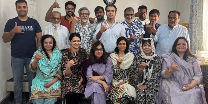 East West Centre East-West Centre Alumni Association Elects New Leadership