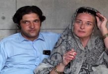 Love Takes Path: American Woman Travels To Pakistan Weds Chat Friend Love Birds - The News Today - TNT