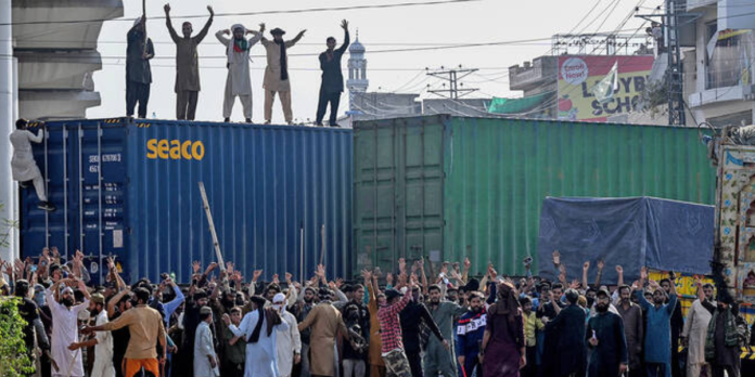 TLP Protest Locks Down Islamabad and Lahore Roadblocks and heavy security during TLP protest in Islamabad and Lahore