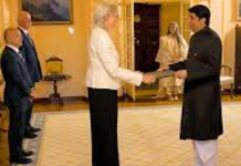 Irfan Shaukat Presents Credentials as Pakistan’s High Commissioner to Australia Irfan Shaukat Presents Credentials as Pakistan’s High Commissioner to Australia