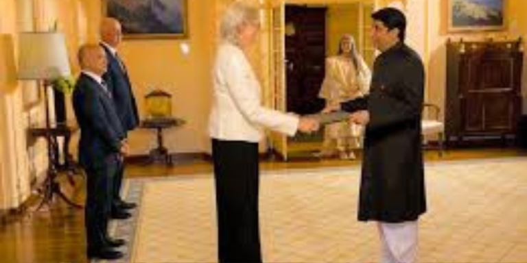 Irfan Shaukat Presents Credentials as Pakistan’s High Commissioner to Australia