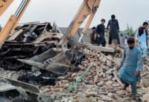 Bannu under attack: militants kill 21 policemen in coordinated assault Bannu under attack: militants kill 21 policemen in coordinated assault