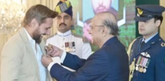 President Zardari confers civil awards on Pakistani and foreign personalities President Zardari confers civil awards on Pakistani and foreign personalities