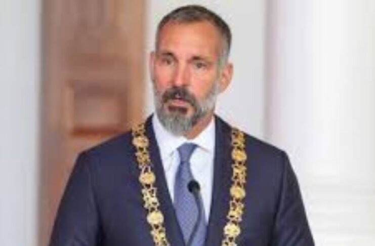 Prince Rahim Aga Khan V to visit GB; authorities finalise security and logistics Pakistan repatriates 11 nationals, assists return of 20 Iranians: Ishaq Dar