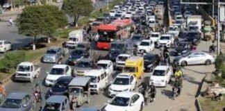 Karachi traffic police begin e-challans for lane violations on Shahrah-e-Faisal Karachi traffic police begin e-challans for lane violations on Shahrah-e-Faisal