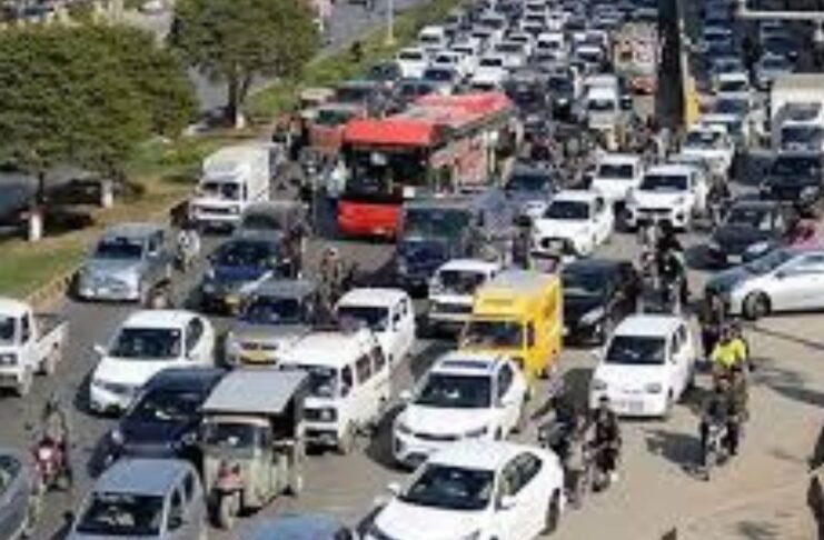 Karachi traffic police begin e-challans for lane violations on Shahrah-e-Faisal Karachi traffic police begin e-challans for lane violations on Shahrah-e-Faisal