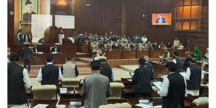 Newly elected Gilgit-Baltistan Assembly members take oath Newly elected Gilgit-Baltistan Assembly members take oath