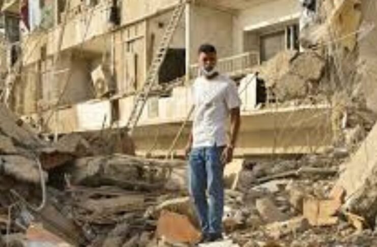Venezuela to rescue hundreds trapped in rubble after major twin earthquakes Venezuela races to rescue hundreds trapped in rubble after major twin earthquakes
