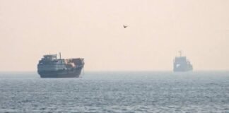US military carries out fresh strikes on Iran, prompting Iran attacks on Kuwait and Bahrain US military carries out fresh strikes on Iran, prompting Iran attacks on Kuwait and Bahrain