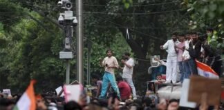 Modi faces challenge from activists over surveillance at India youth protest Modi faces challenge from activists over surveillance at India youth protest