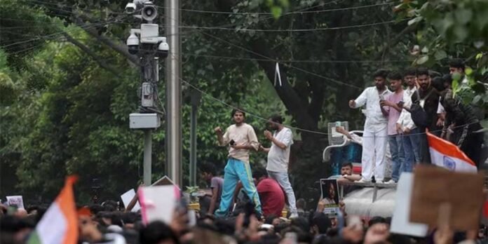 Modi faces challenge from activists over surveillance at India youth protest Modi faces challenge from activists over surveillance at India youth protest