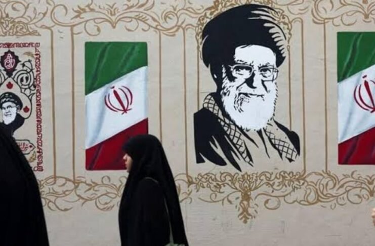Iran vows to resist expanded US sanctions as Pakistan pushes for Talks Iran vows to resist expanded US sanctions as Pakistan pushes for Talks