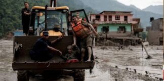 Rescue teams search for survivors after deadly floods hit Nepal, Tibet Rescue teams search for survivors after deadly floods hit Nepal, Tibet