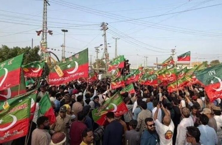 PTI delays Islamabad march to Oct 5 PTI delays Islamabad march to Oct 5