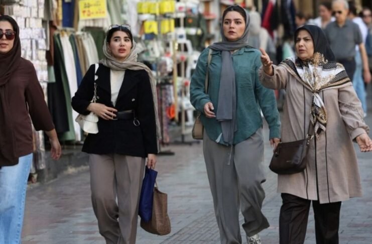 Iran appeals to US voters as American troops leave Iraq Iran appeals to US voters as American troops leave Iraq