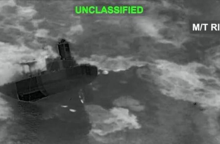 Iran and US hit tankers in biggest wave of attacks on shipping since war began Iran and US hit tankers in biggest wave of attacks on shipping since war began