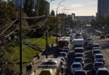 Russia warns foreigners to leave Kyiv, vows continued strikes on Ukraine Russia warns foreigners to leave Kyiv, vows continued strikes on Ukraine