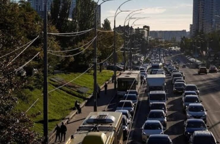 Russia warns foreigners to leave Kyiv, vows continued strikes on Ukraine Russia warns foreigners to leave Kyiv, vows continued strikes on Ukraine