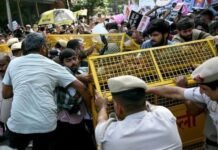 India detains youth protest leader to defuse rally against election chief India detains youth protest leader to defuse rally against election chief