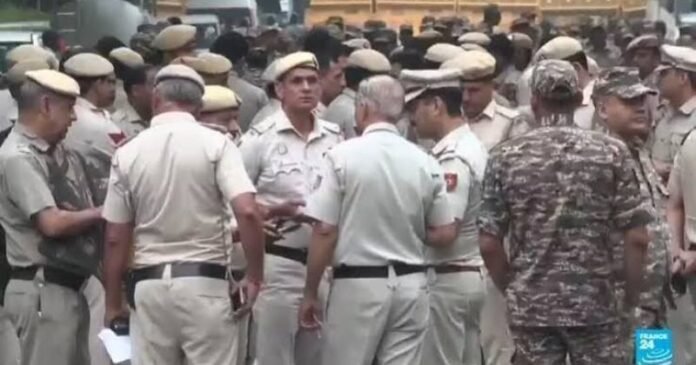 Indian police detain 'cockroach' movement leaders demanding election chief's resignation Indian police detain 'cockroach' movement leaders demanding election chief's resignation