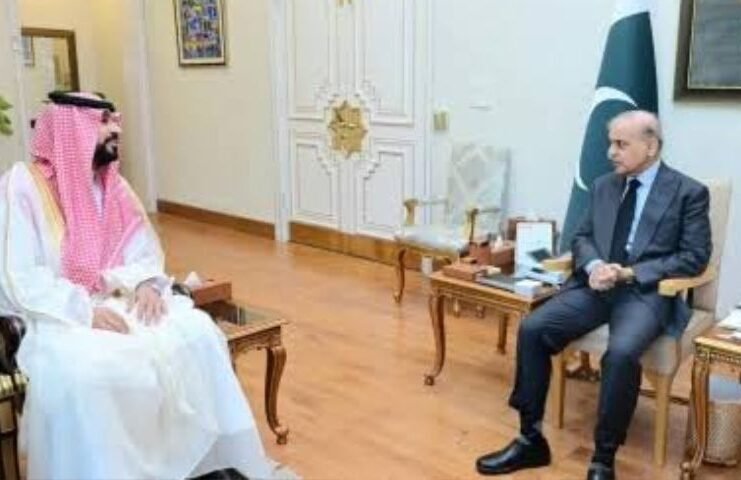 PM Shehbaz reaffirms support for Saudi Arabia, condemns Houthi attacks PM Shehbaz reaffirms support for Saudi Arabia, condemns Houthi attacks