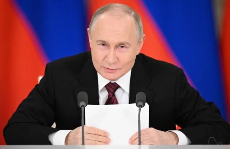 Putin agrees to resume US-mediated Ukraine peace talks in November Putin agrees to resume US-mediated Ukraine peace talks in November