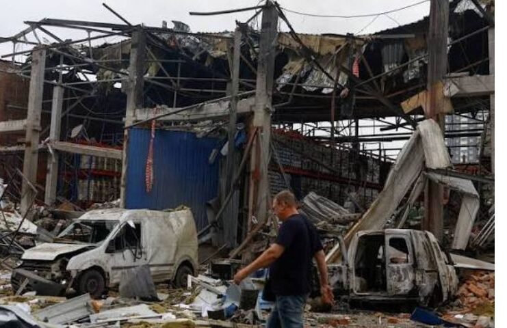Russia pounds Kyiv with ballistic missiles as Ukraine launches drones at Moscow Russia pounds Kyiv with ballistic missiles as Ukraine launches drones at Moscow