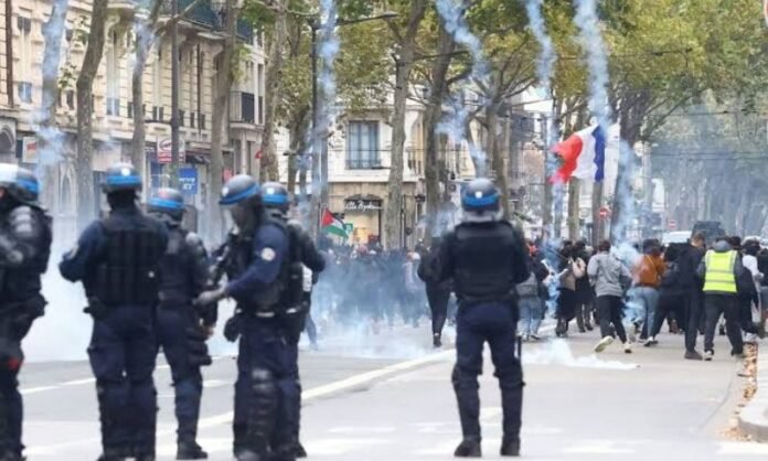 France Deploys 70,000 Police as Protests Continue Amid Reduced Unrest France Deploys 70,000 Police as Protests Continue Amid Reduced Unrest